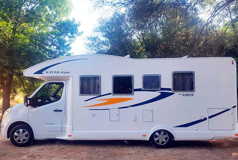 autocaravana alquiler kayak 69 plus
